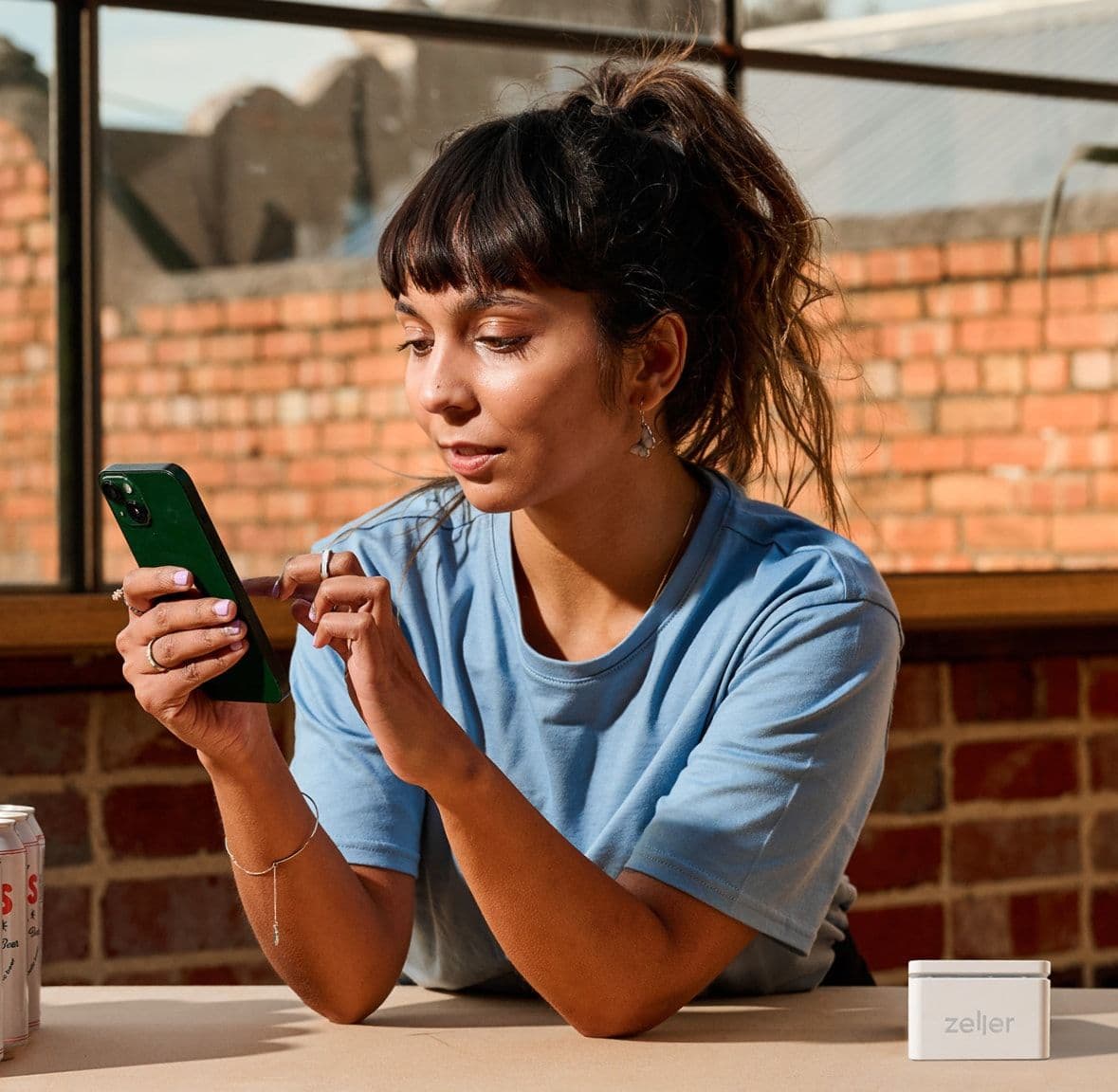 Zeller - Merchant using App