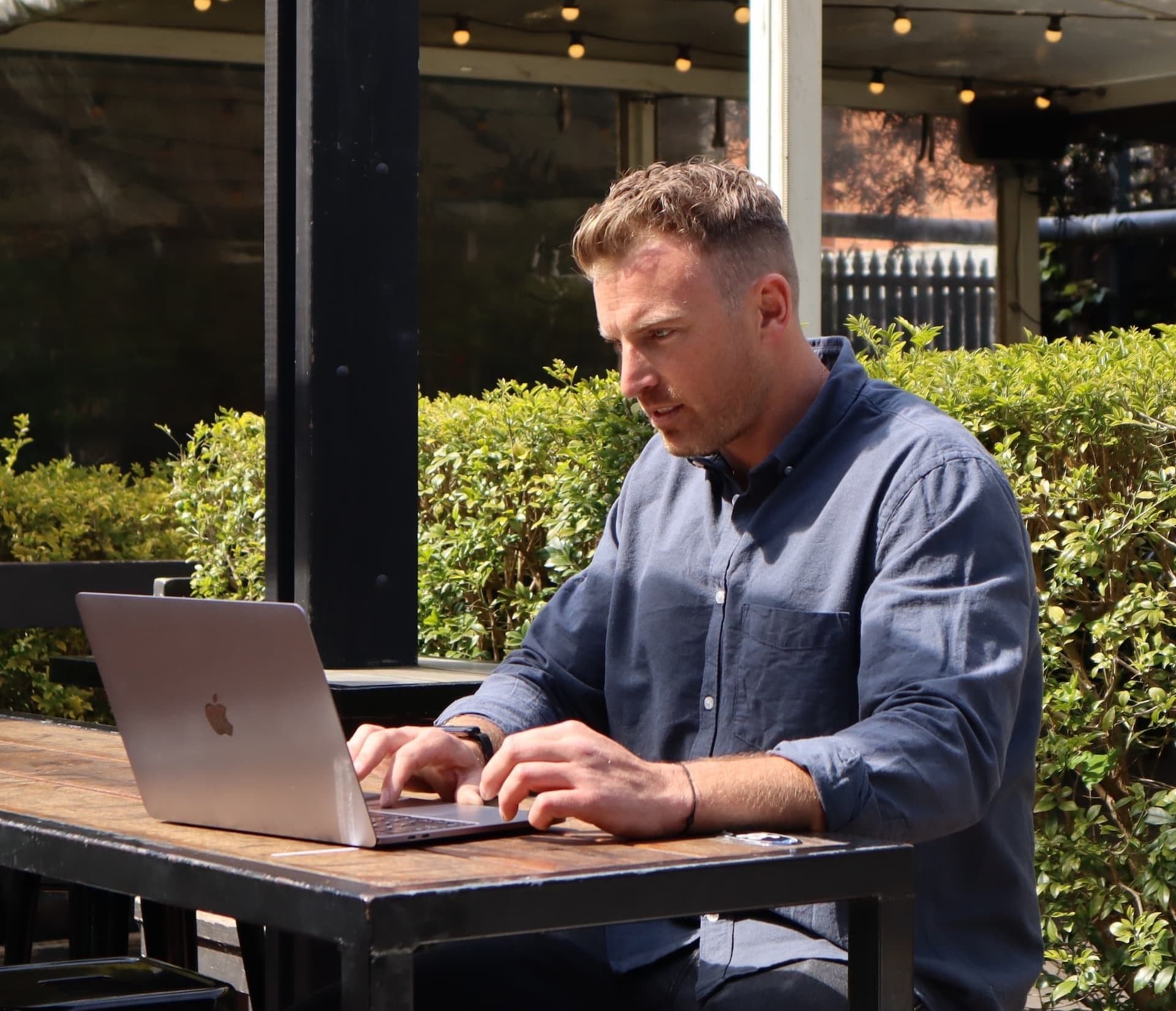 Zeller - Andrew Gilbert, Peacock Hotel